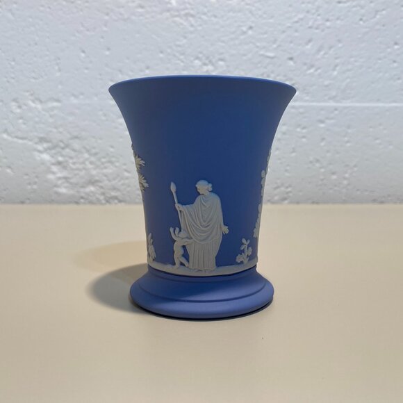 Wedgwood Blue Jasperware Small Trumpet Vase with White Motif - Picture 1 of 9